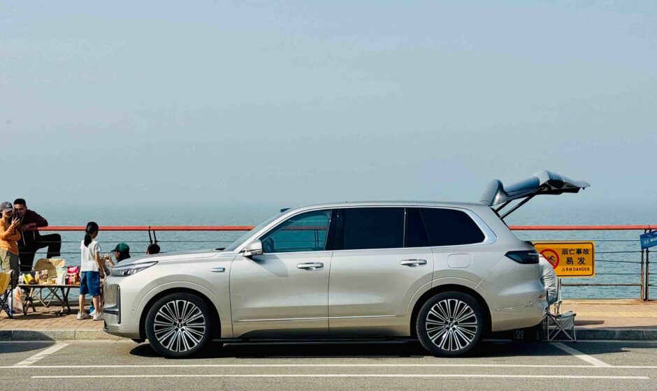 SUV Cars for Rent: 7 Reasons They're Perfect for UAE Family Trips