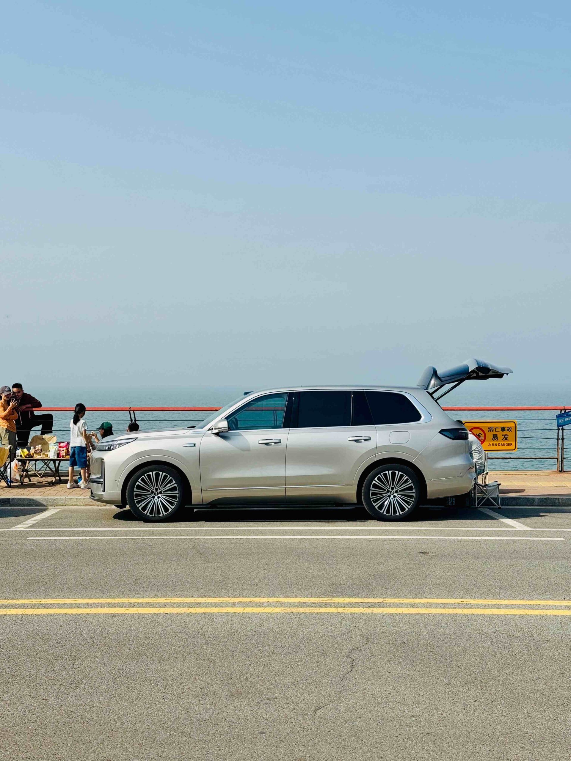 SUV Cars for Rent: 7 Reasons They’re Perfect for UAE Family Trips